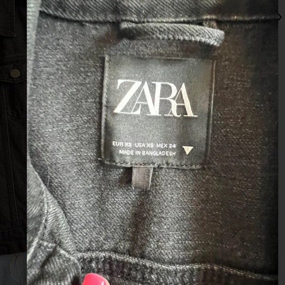 ZARA Little black denim jacket to go with everything! ZARA - Picture 5 of 7